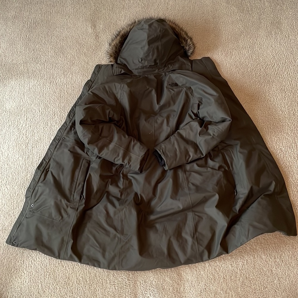 The North Face - Women’s Arctic Parka - Picture 4 of 4